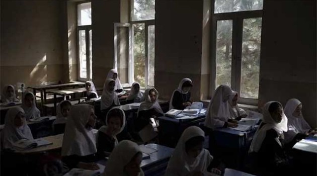400 private schools close in Afghanistan