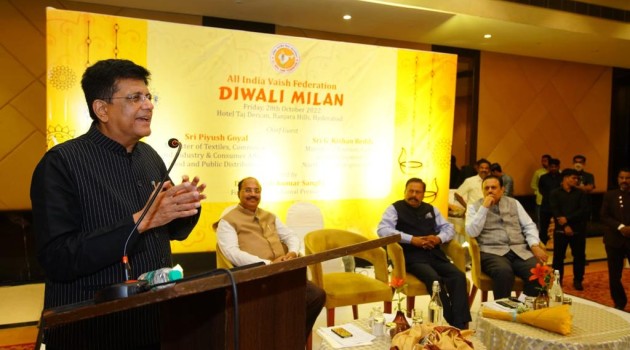 Commerce Minister asks business community to give primacy to products that are made in India