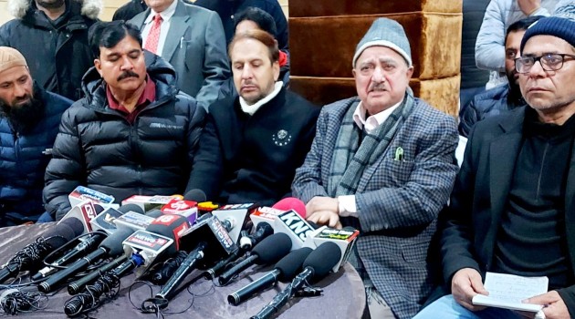 J&K Hoteliers Club Holds Press Conference In Sonamarg