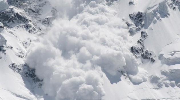 JKDMA Issues Avalanche Warning for 10 Districts