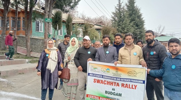Central Bureau of Communication organises awareness programme under Swachhta Action Plan in Budgam
