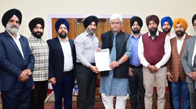 Delegation of All J&K Sikh Coordination Committee calls on Lt Governor