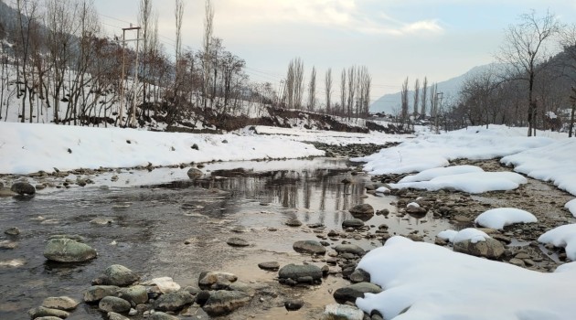 Temp falls at most places in J&K after snowfall, rains; minus 9.4°C in Gulmarg
