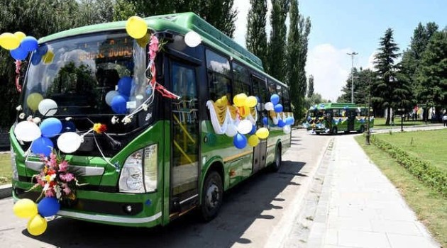 Authorities Start Night Bus Service on 2 Routes in Srinagar
