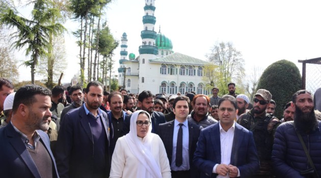 Mayor, Chairperson Waqf Board reviews Ramadan  arrangements in Shrines of Srinagar