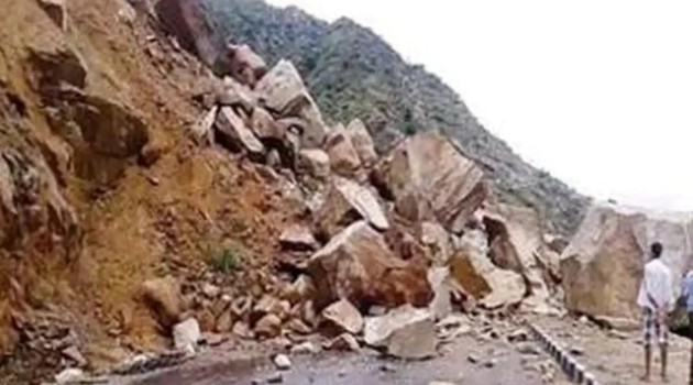  Zirhama – Jumgund Road Blocked Due to Landslide, Clearance Process Underway