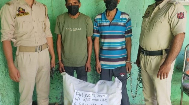 Kulgam police arrested two more drug peddlers and recovered contraband substance from their possession