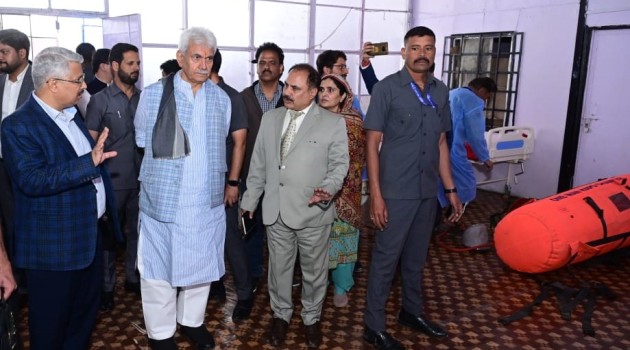 Lt Governor visits Baltal