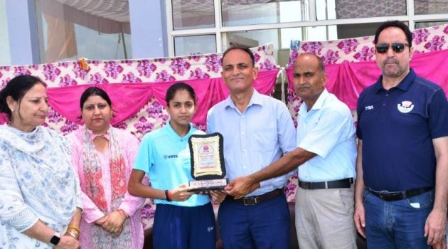 Joint Director YSS felicitates Jiya Manhas for bagging Ist Position at Moscow Wushu C’ship