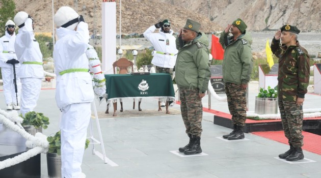 Army Chief visits Siachen Glacier to review operational preparedness