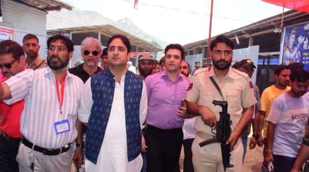 Mayor of Srinagar visits Pantha Chowk Yatra Camp