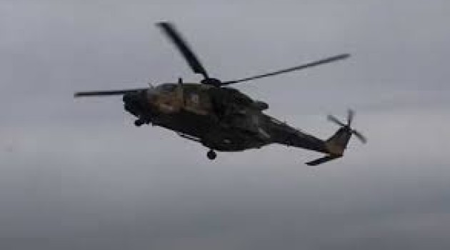 4 military personnel missing after Australian helicopter crashes