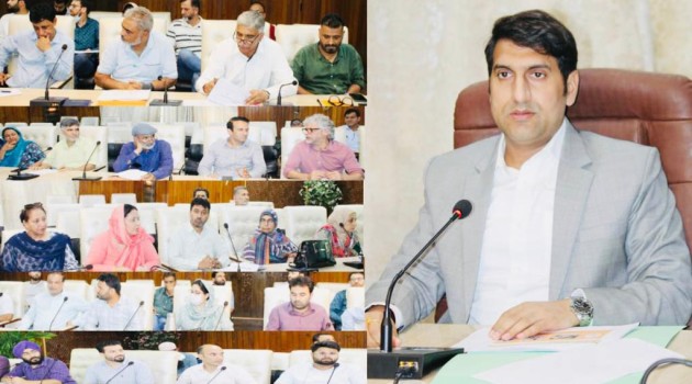 DC Srinagar finalises Action Plan for roll out of Ayushman Bhava programme to achieve 100% coverage of health schemes