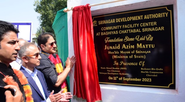 Mayor of Srinagar lays Foundation Stone for 2 Community Centers at Chattabal and  Rakh Colony Noor Bagh, Srinagar