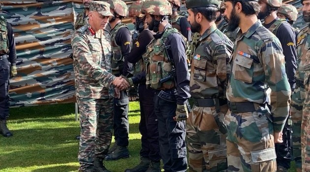 Army commander reviews operational preparedness in Machhil sector