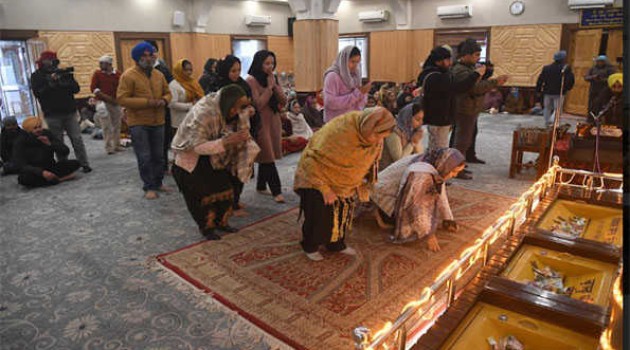 Guru Nank Jayanti celebrated with religious fervour in Kashmir