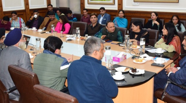 CS commends IT Deptt for achieving the milestone of making J&K first in the country to add 1100 services to eUnnat & 500 services to RAS portal