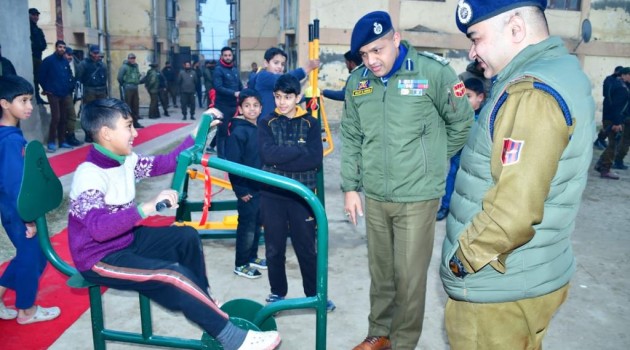 IGP Kashmir inaugurates Open Air Gymnasium in Police Housing Colony Bemina