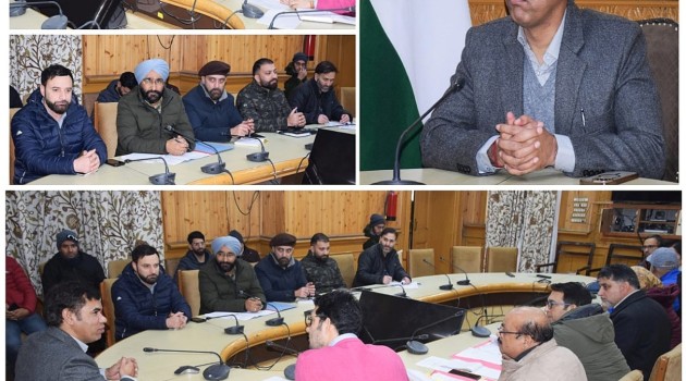 Identify structures for acquisition to remove bottlenecks from city roads: Div Com Kashmir to R&B officers