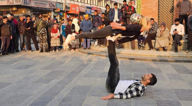 Freestyle footballers display incredible juggling skills in Srinagar