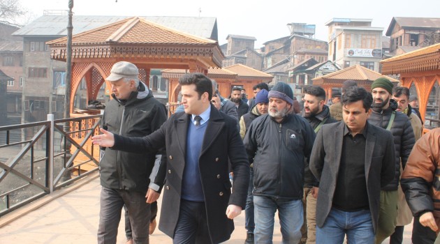 CEO SSCL conducts tour of Srinagar City; assesses progress of Smart City Projects