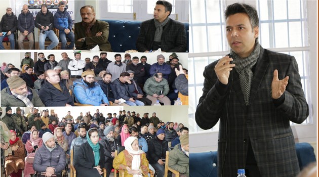 DC Srinagar holds Public Grievance Redressal Camp at Lasjan; listens to public grievances