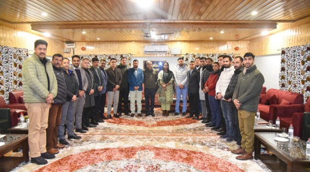 Police bids warm farewell to outgoing officers in Baramulla