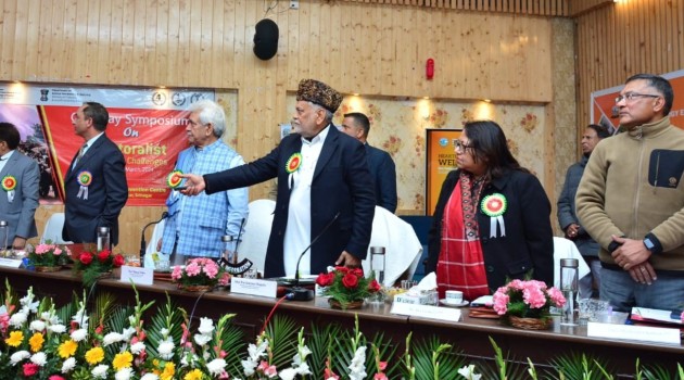 Lt Governor, Union FAH&D Minister inaugurate Technology Exhibition-cum-Seed Mela at SKUAST Kashmir