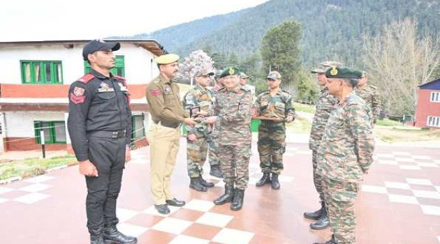 White Knight Corps Army Commander lauds exuberance of trainees at Doda’s battle school
