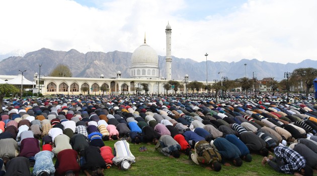 Jumat-ul-Vida observed with religious fervour, prayers held peacefully across Kashmir