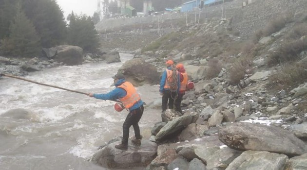 Ganderbal Accident: Search enters day 3 to retrieve body of missing tourist