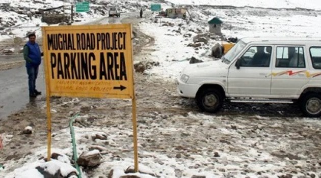 Mughal road closed for traffic amid inclement weather