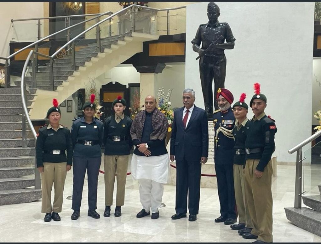 Fiza Shafi of Nishat Hr Sec School awarded the Raksha Mantri medal and ...