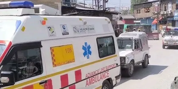 9-Year-Old Referred to Srinagar Forced Into Private Vehicle as GMC Anantnag Ambulance Crisis Raises Concern